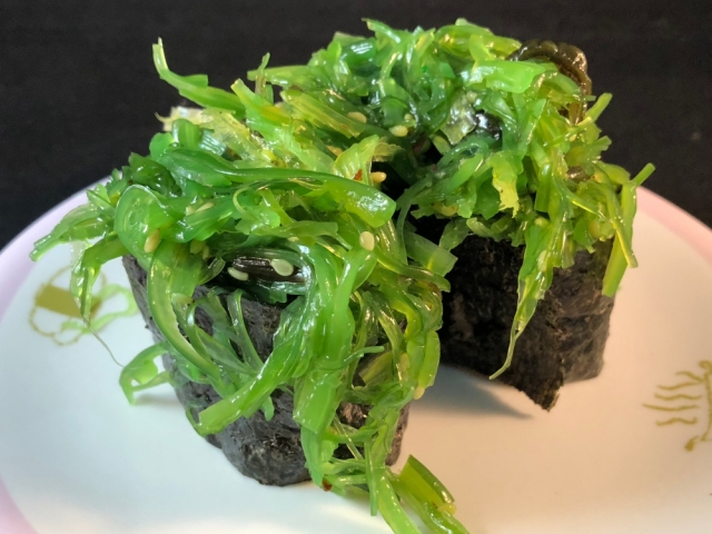 sushi sapporo seaweed salad 1 640x480